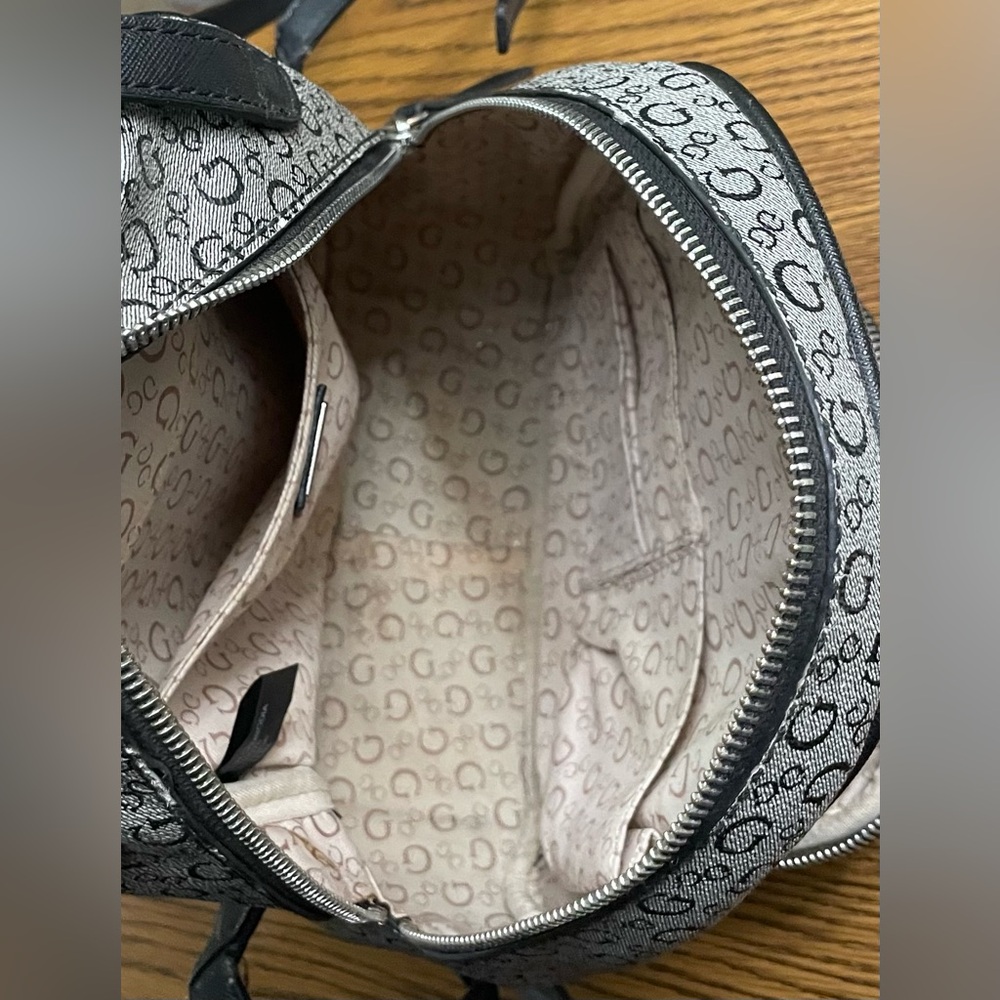 Guess Black Monogram Backpack Classic Design - Picture 8 of 12